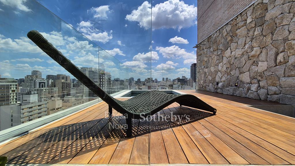 Cobertura duplex recém reformada com lazer completo