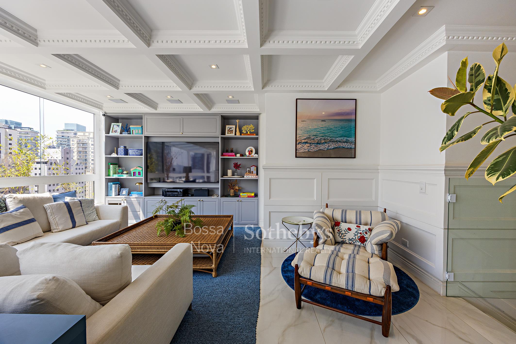 Linda cobertura duplex com ambientes amplos e reforma impecável