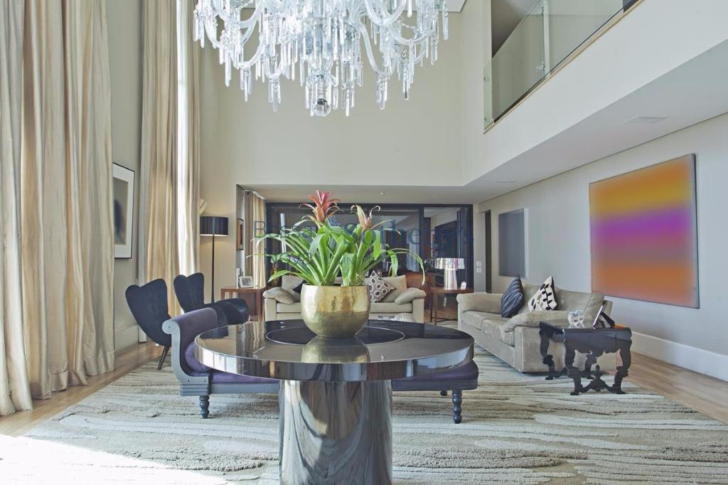 Duplex de altíssimo padrão