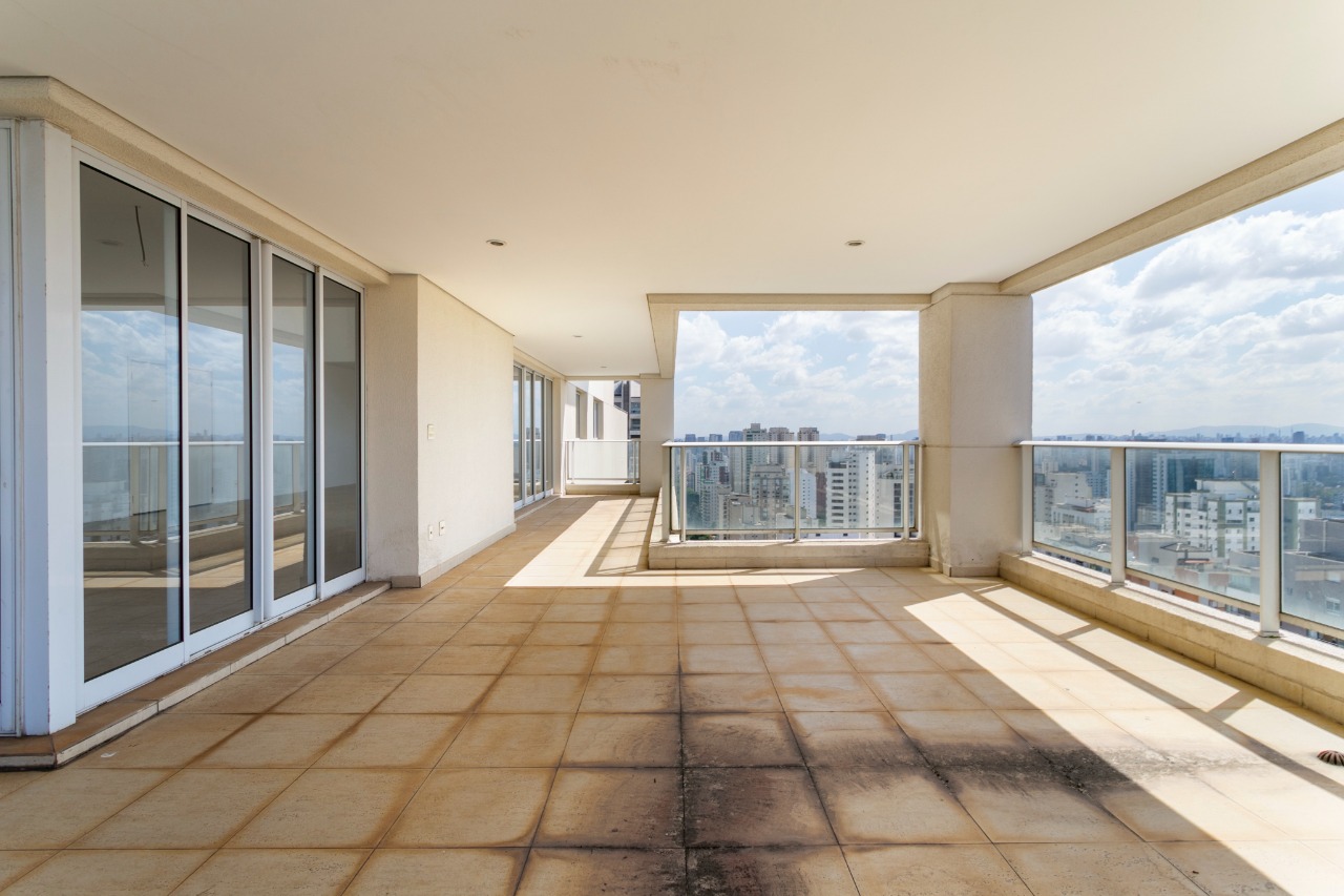 Cobertura com vista deslumbrante para a cidade á venda no Campo Belo