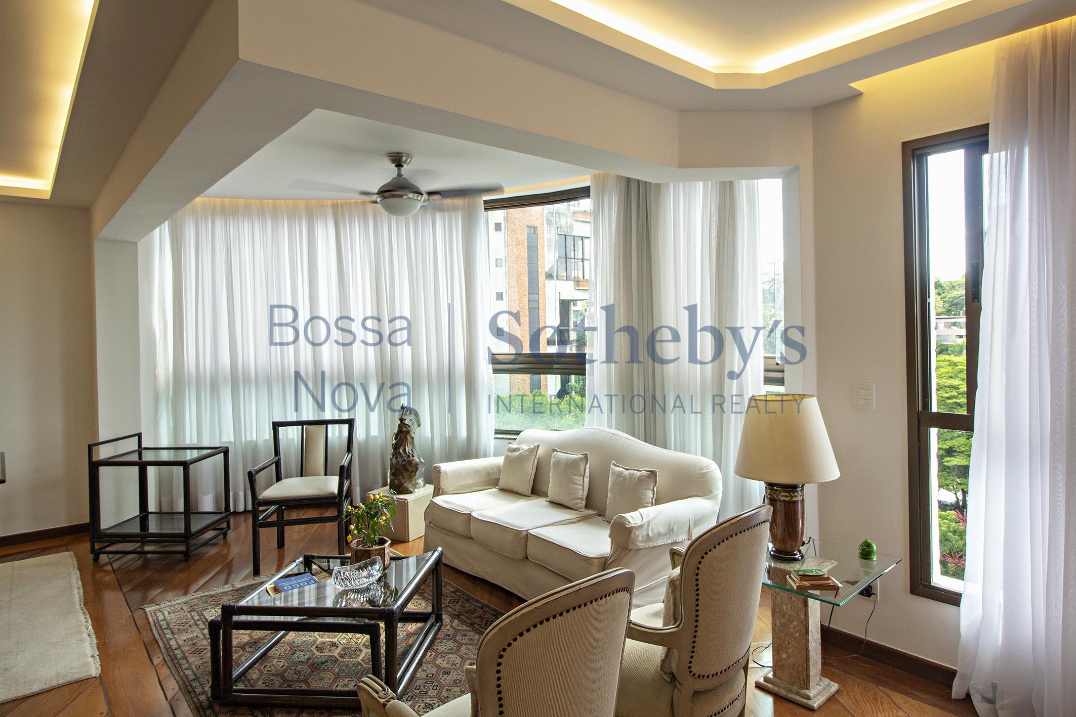 Apartamento triplex em localização privilegiada