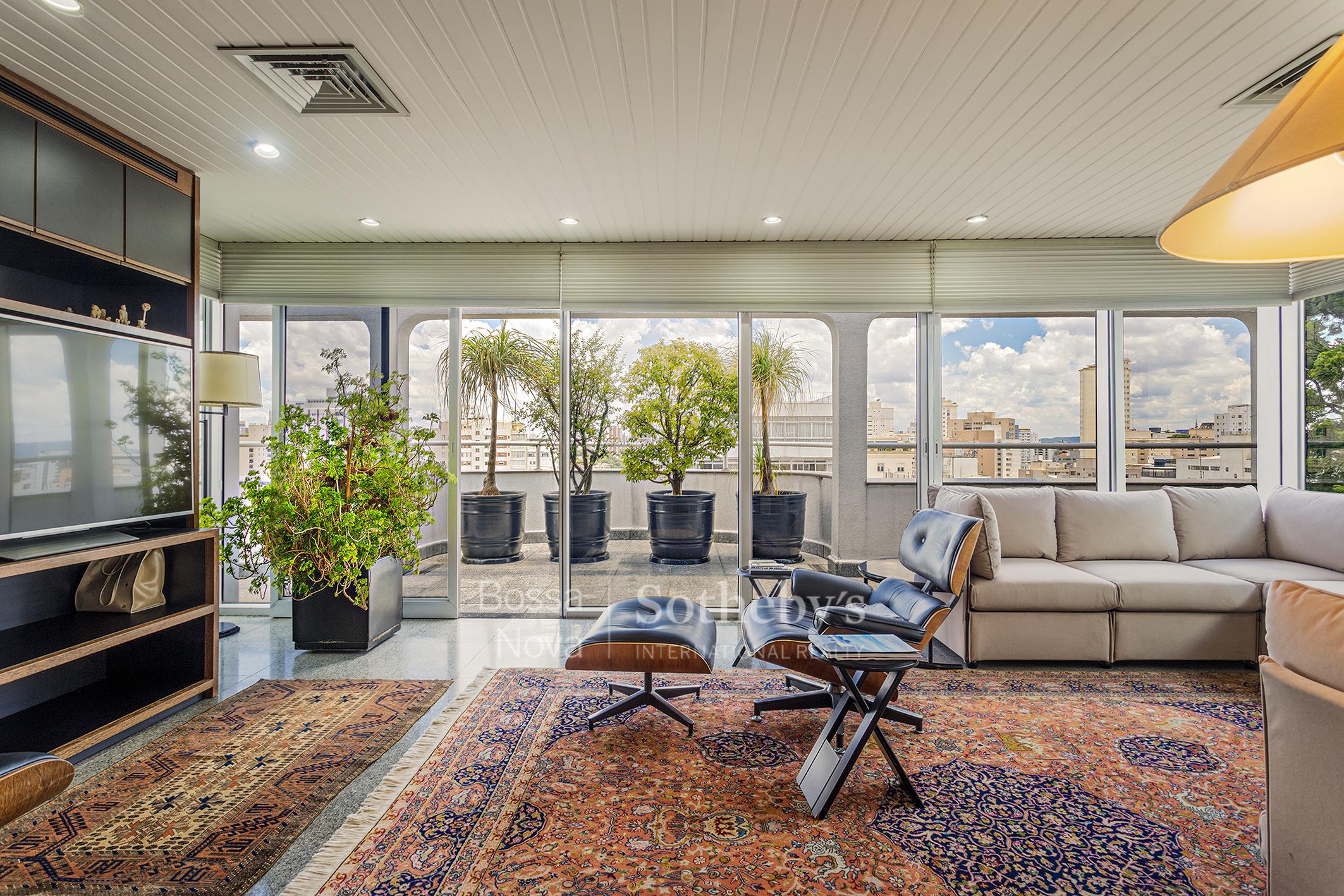 Cobertura dúplex com terraço e vista 360° no coração de Higienópolis