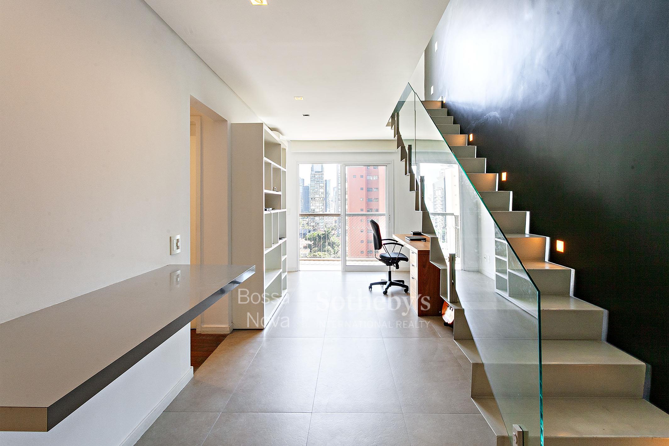 Cobertura duplex com vista ampla no Itaim 