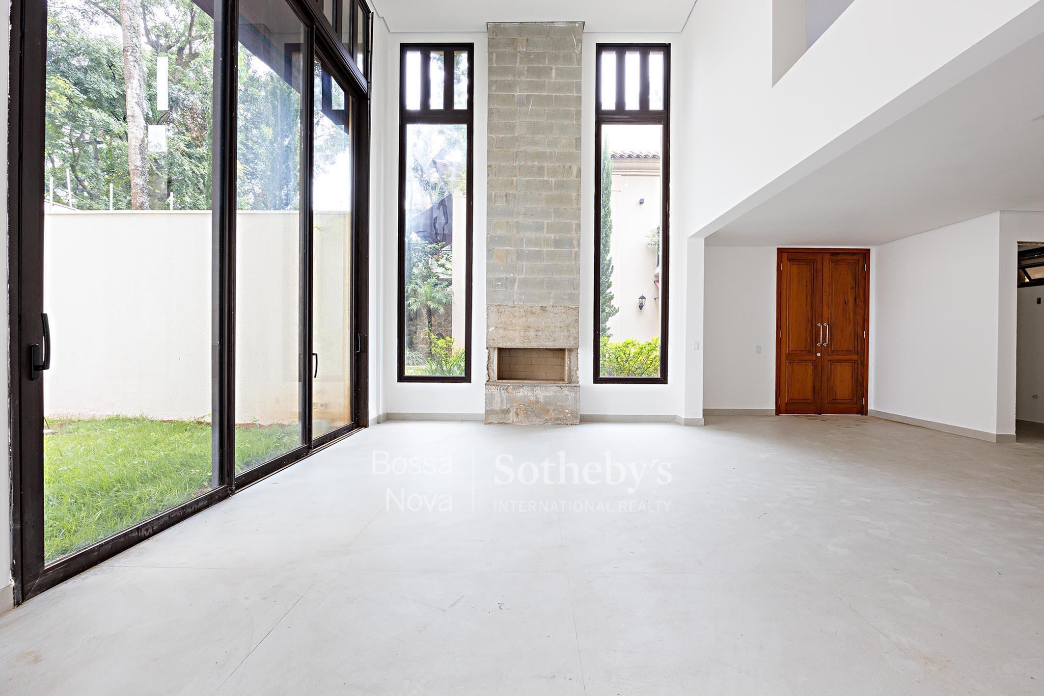 Casa em condomínio exclusivo com projeto moderno e integração ao verde