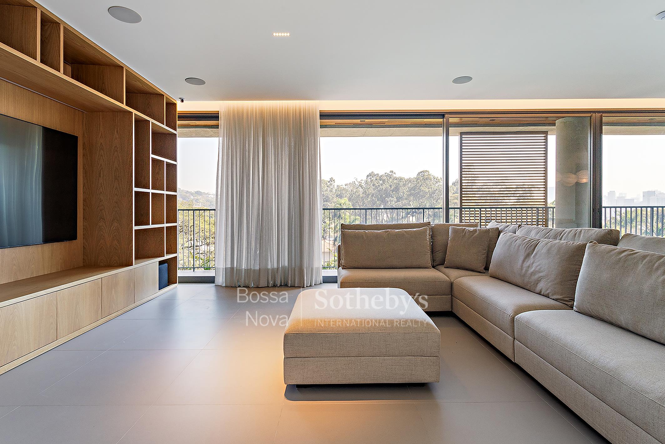 Apartamento mobiliado com vista verde em Cidade Jardim