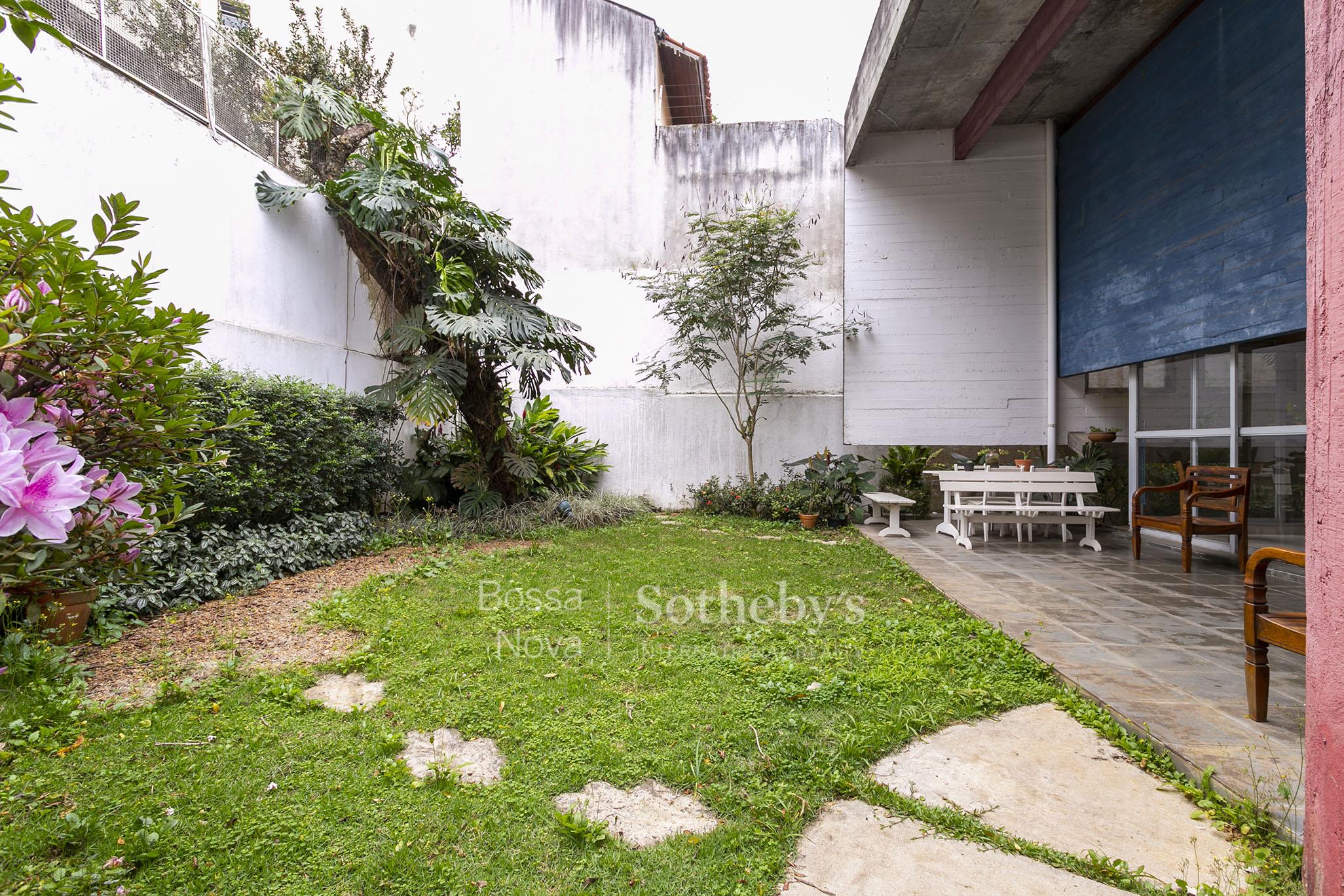 Casa com projeto exclusivo de Vilanova Artigas