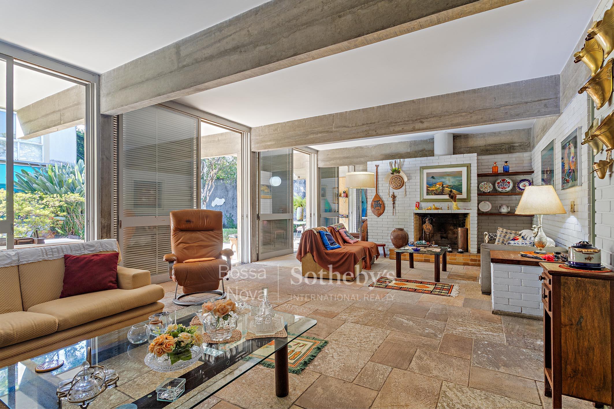 Arquitetura modernista e integração com o verde em projeto de Plínio Croce
