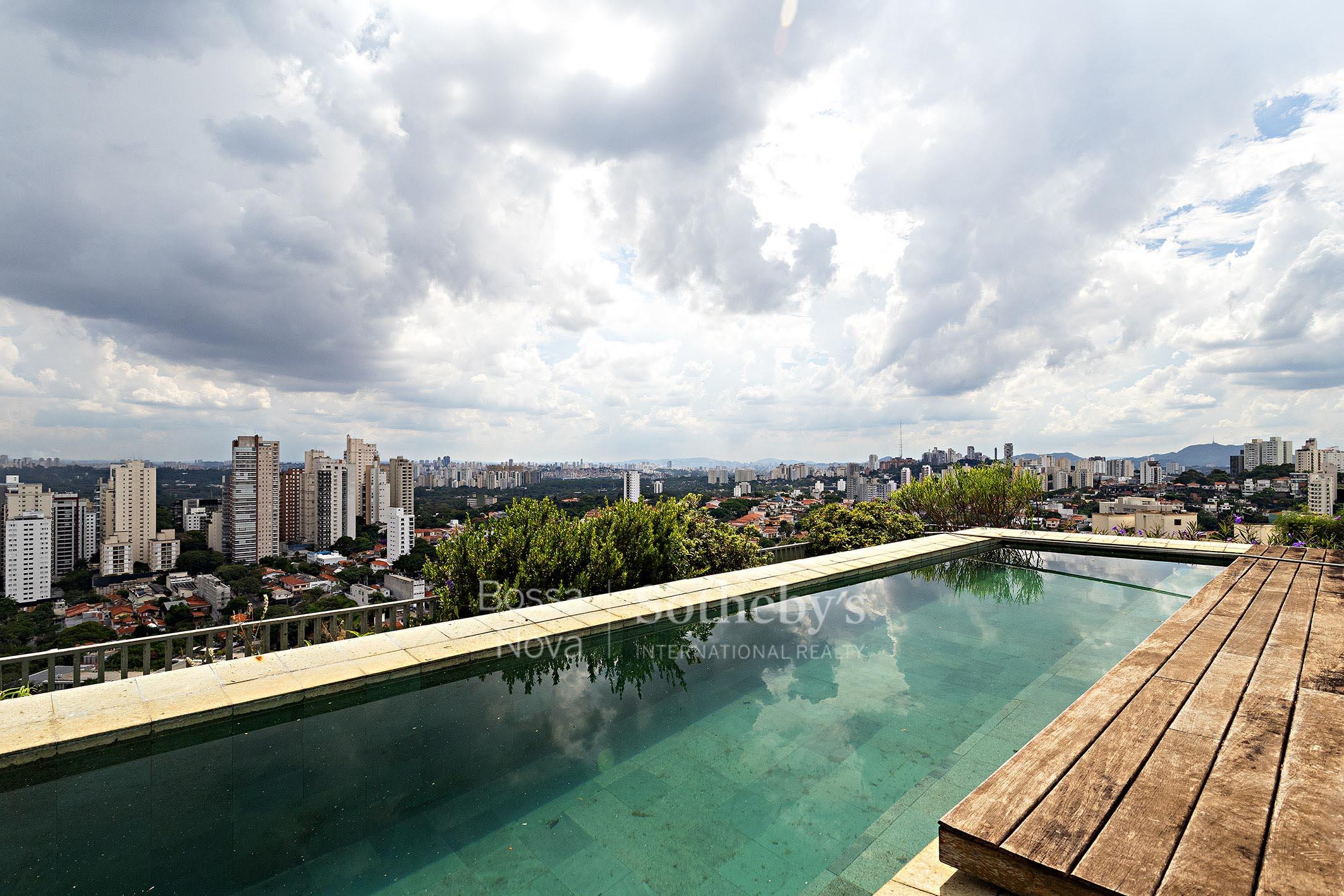 Cobertura Triplex para venda em Vila Madalena