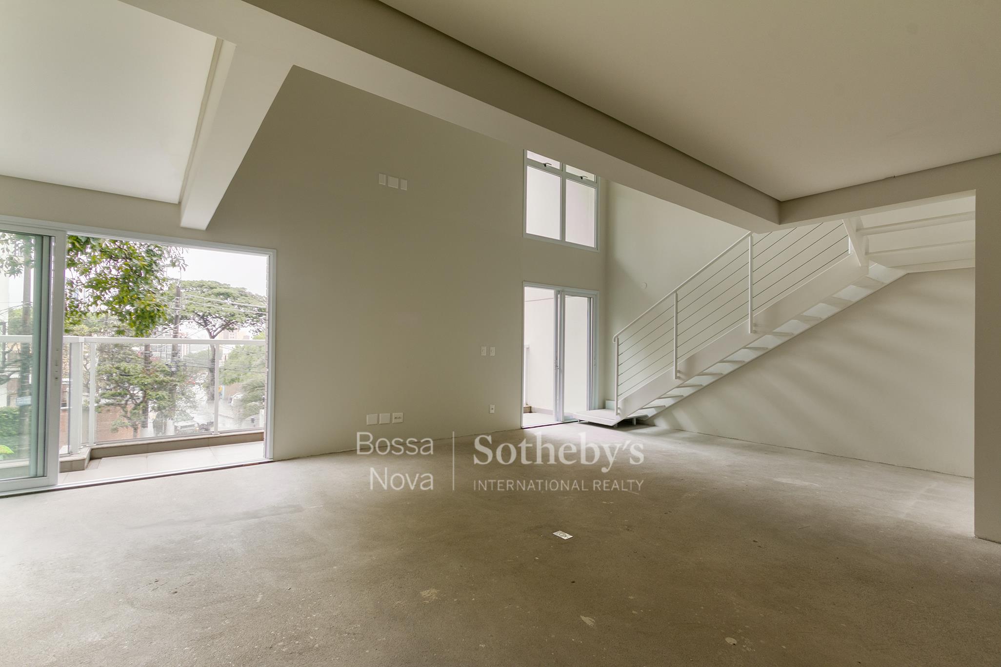 Apartamento garden com pé-direito duplo