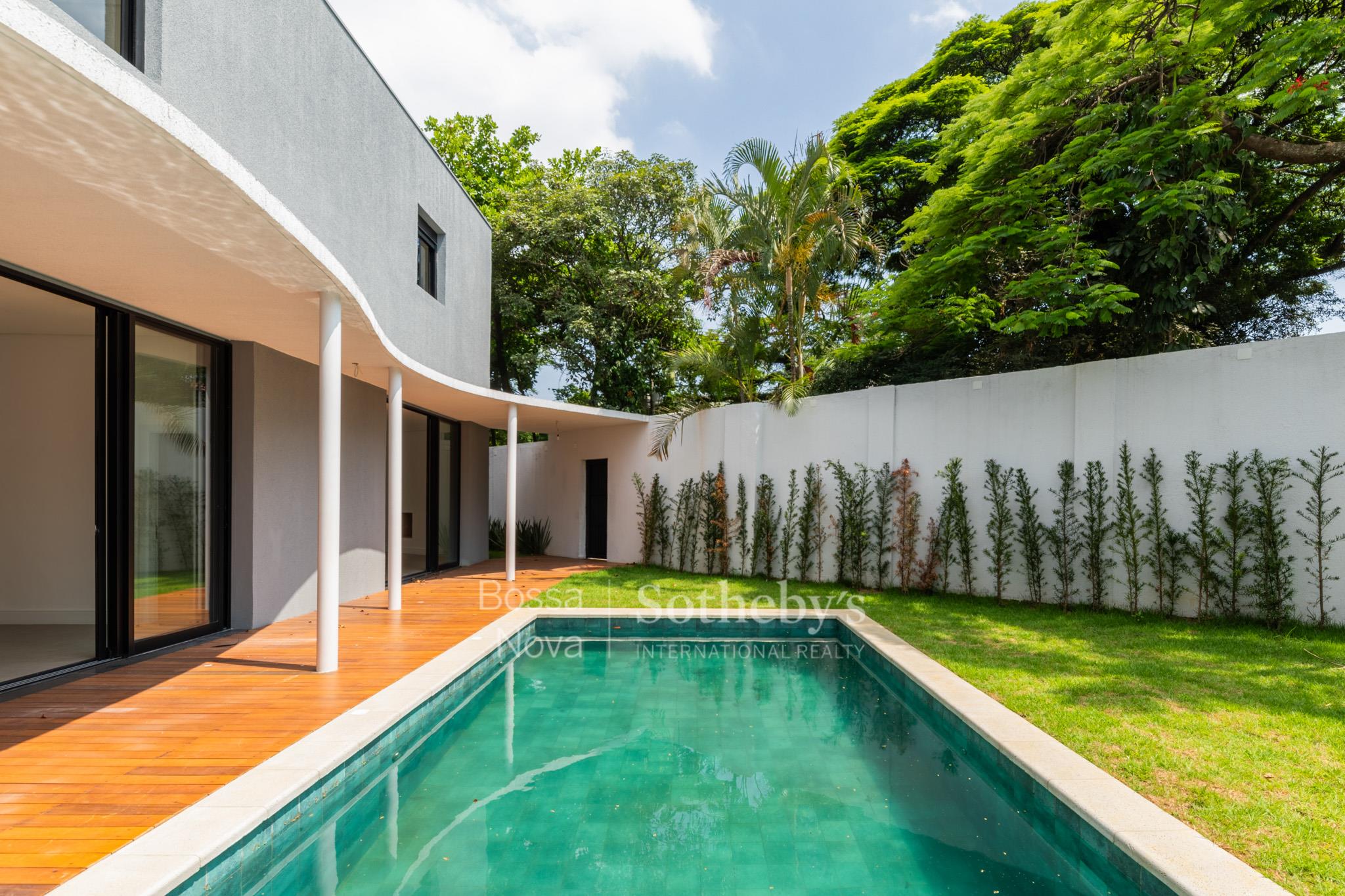 Casa sofisticada e totalmente reformada
