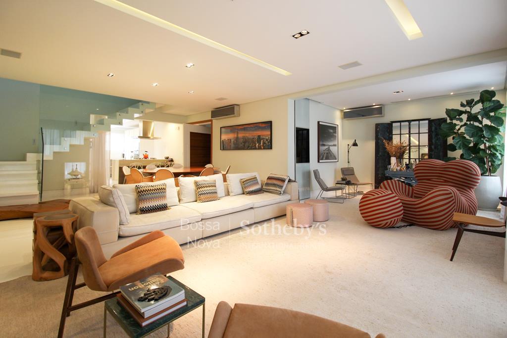 Cobertura duplex com piscina e vista privilegiada
